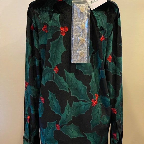 New Quaker Factory S Velvet HollyBerry/Jewel Button Down with Holly ButtonCovers - Picture 7 of 10